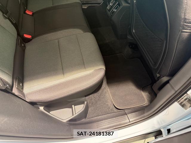 Volvo XC40 2024-09 8277680-15