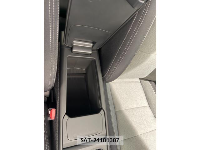 Volvo XC40 2024-09 8277680-16