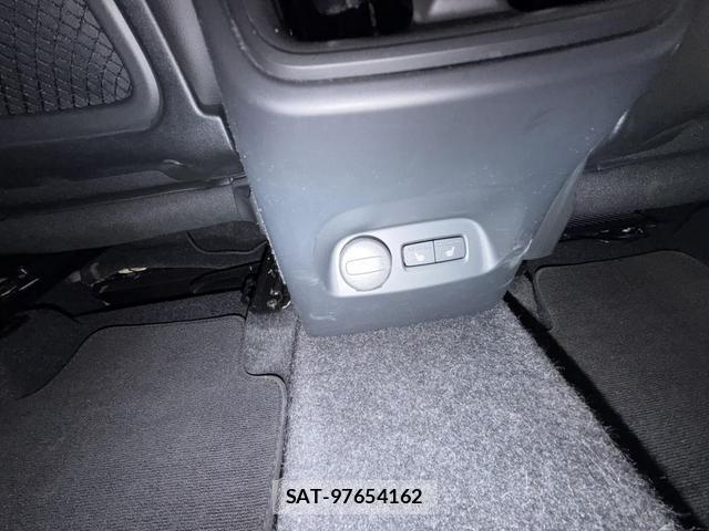 Volvo XC40 2025-07 8277683-17