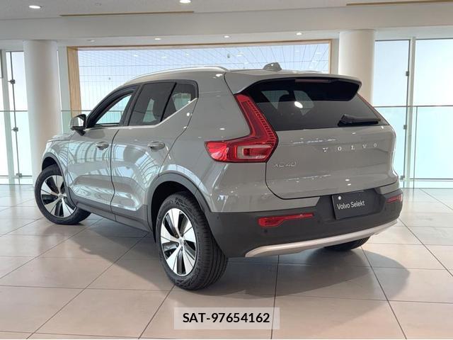 Volvo XC40 2025-07 8277683-2