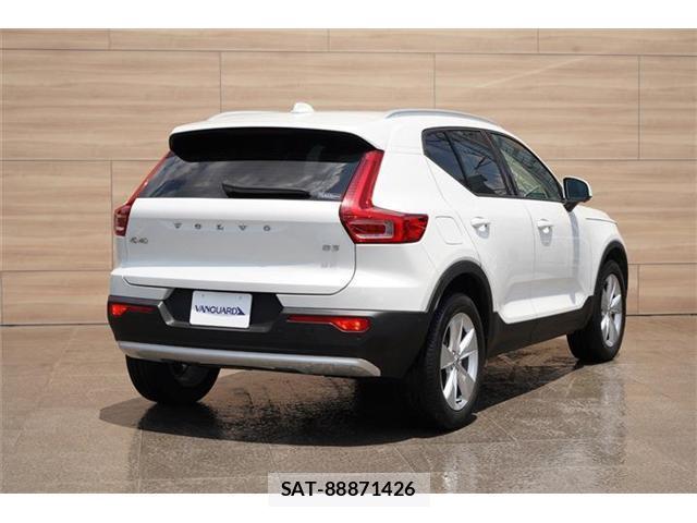 Volvo XC40 2022-09 8278104-1