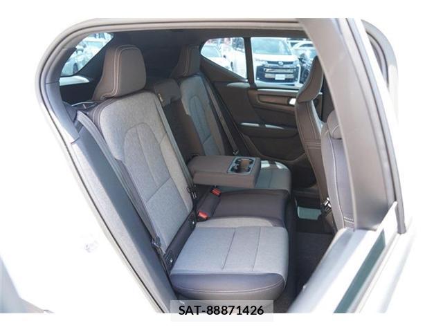 Volvo XC40 2022-09 8278104-11