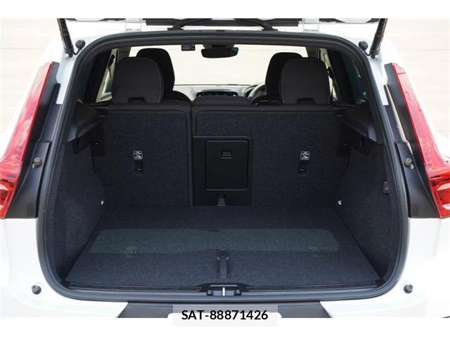 Volvo XC40 2022-09 8278104-9