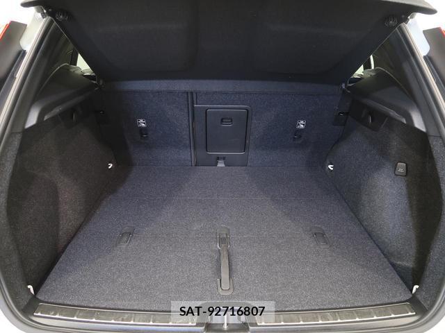 Volvo XC40 2021-09 8279440-14