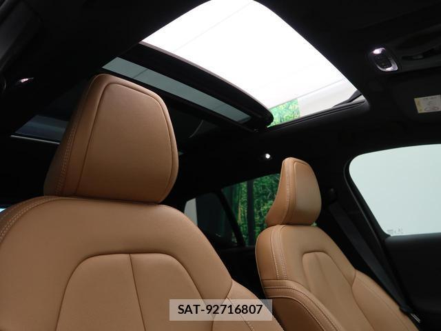 Volvo XC40 2021-09 8279440-4