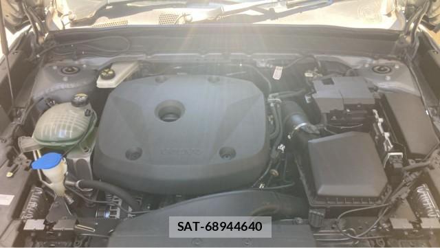 Volvo XC40 2020-09 8280943-7