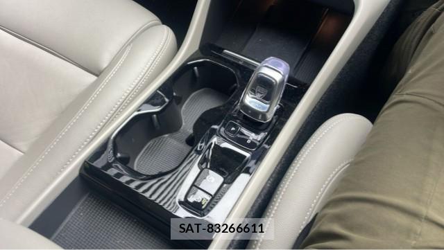 Volvo XC40 2020-09 8281416-14