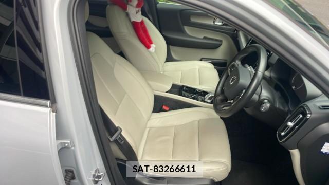 Volvo XC40 2020-09 8281416-5