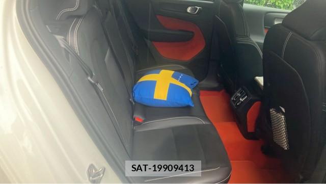 Volvo XC40 2021-10 8282161-6