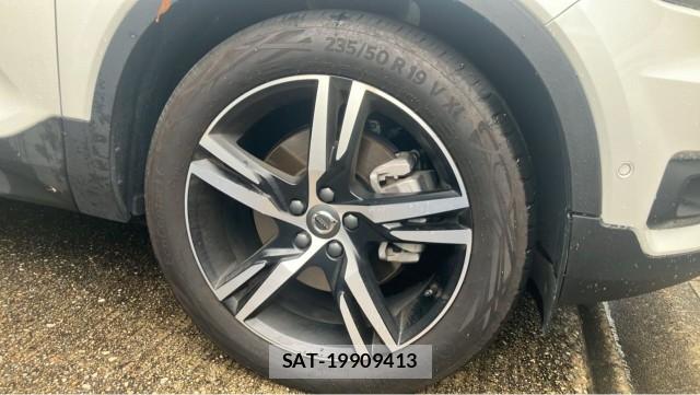 Volvo XC40 2021-10 8282161-8