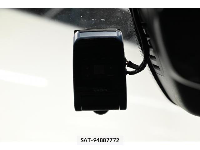 Volvo XC40 2023-06 8284231-11