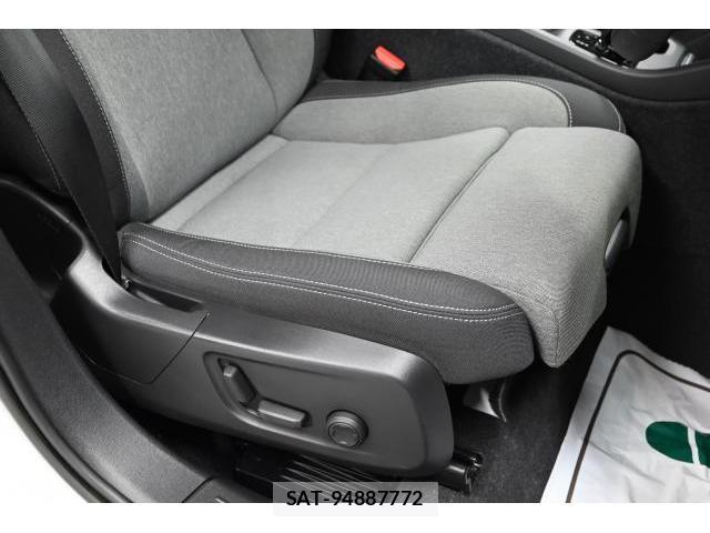 Volvo XC40 2023-06 8284231-13