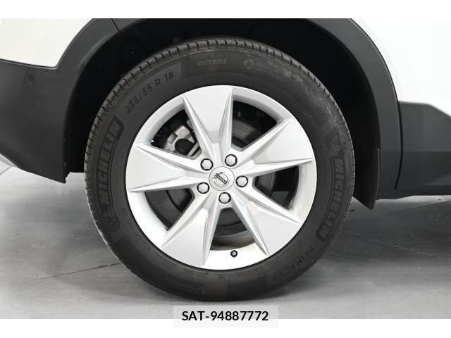 Volvo XC40 2023-06 8284231-19