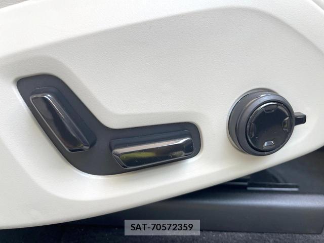 Volvo XC60 2022-08 8277187-8