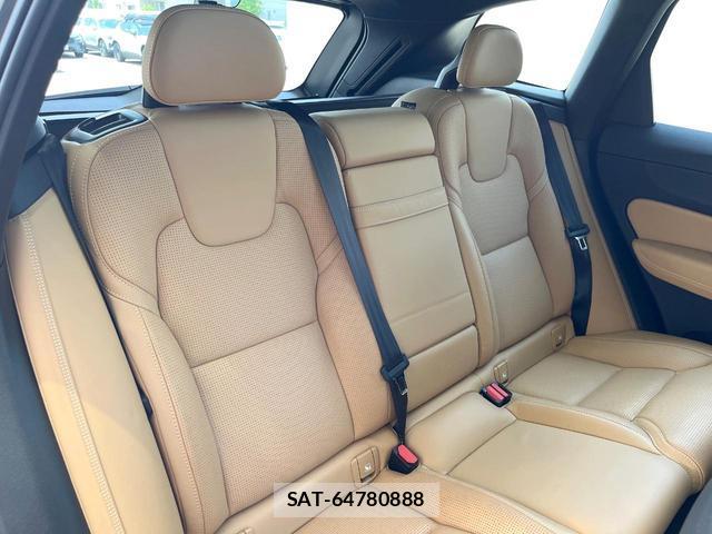 Volvo XC60 2018-05 8277188-12