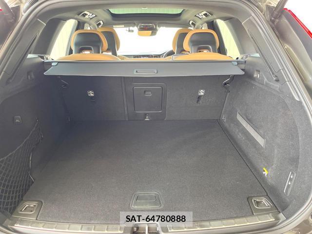 Volvo XC60 2018-05 8277188-14