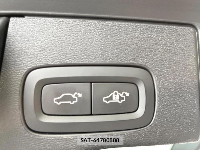 Volvo XC60 2018-05 8277188-15