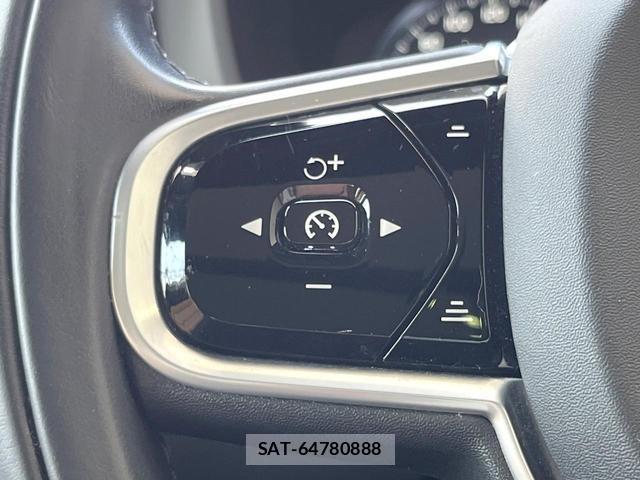 Volvo XC60 2018-05 8277188-9