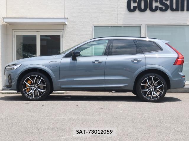 Volvo XC60 2021-10 8279242-10