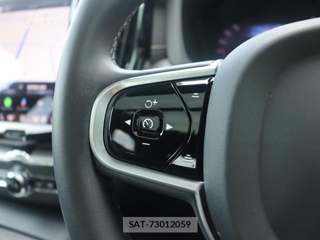 Volvo XC60 2021-10 8279242-13