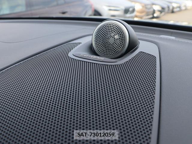 Volvo XC60 2021-10 8279242-18