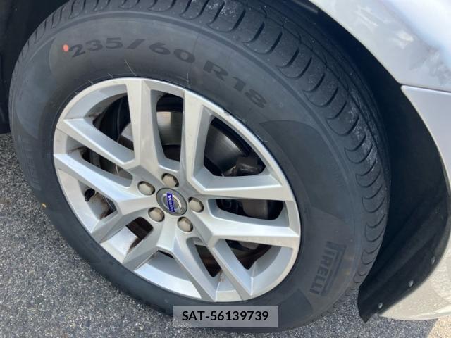 Volvo XC60 2017-08 8279641-1