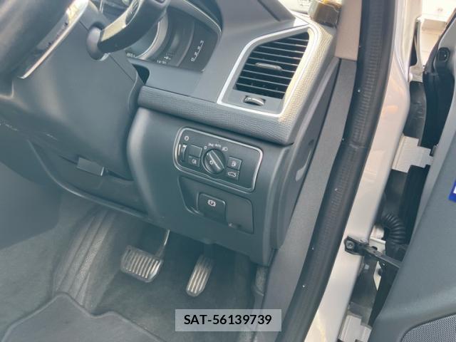 Volvo XC60 2017-08 8279641-5
