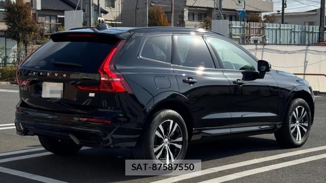Volvo XC60 2022-12 8282170-12