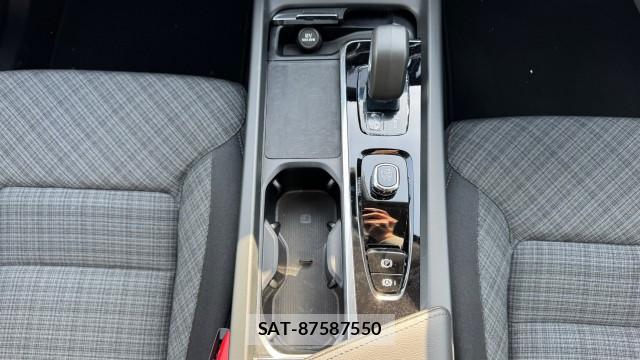Volvo XC60 2022-12 8282170-14