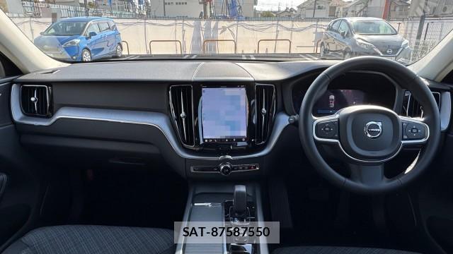 Volvo XC60 2022-12 8282170-2