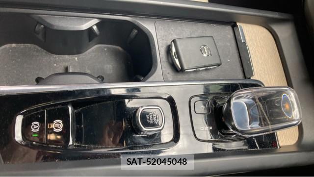 Volvo XC60 2022-06 8282281-14