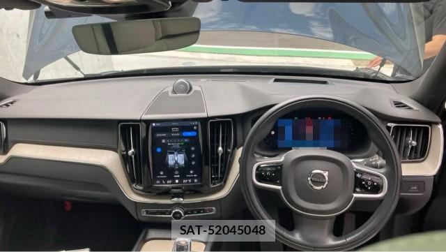 Volvo XC60 2022-06 8282281-2