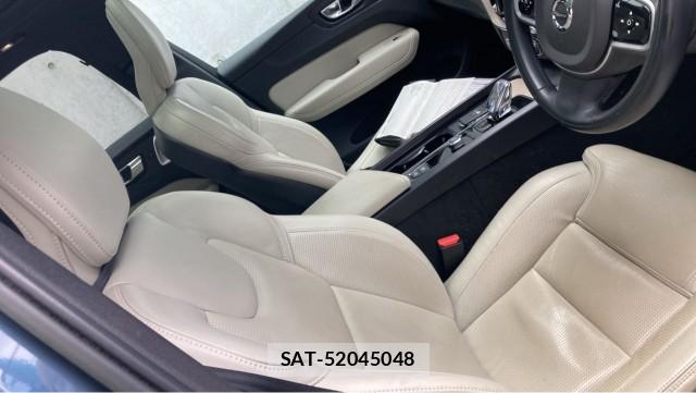 Volvo XC60 2022-06 8282281-5