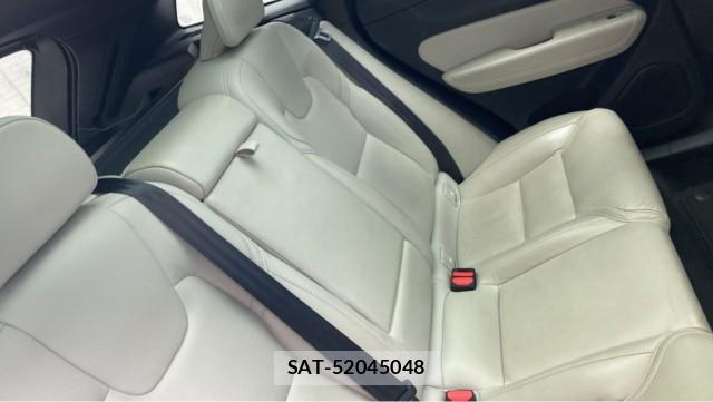 Volvo XC60 2022-06 8282281-6