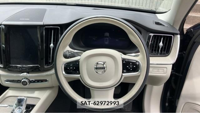 Volvo XC60 2022-09 8282282-16