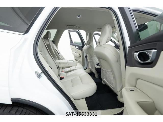 Volvo XC60 2019-10 8283323-13