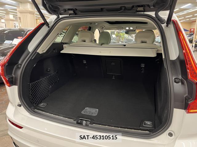 Volvo XC60 2025-09 8283952-6