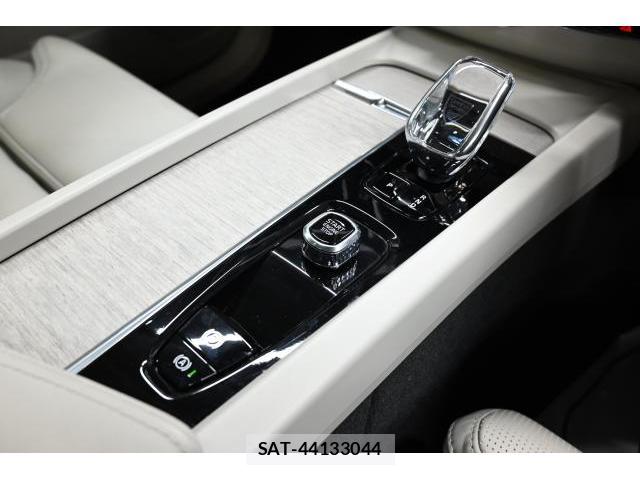 Volvo XC60 2022-11 8284232-10