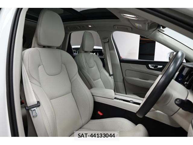 Volvo XC60 2022-11 8284232-12