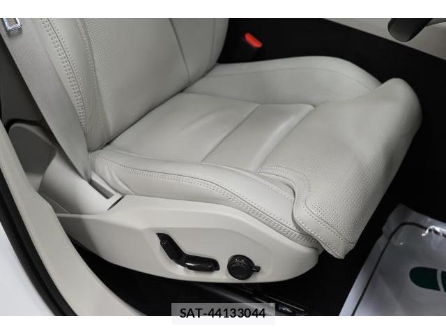 Volvo XC60 2022-11 8284232-13