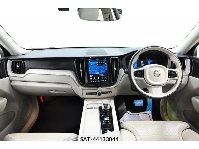 Volvo XC60 2022-11 8284232-2