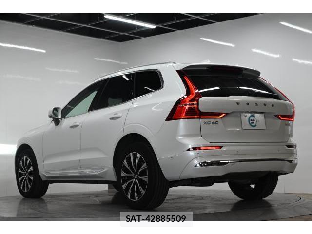 Volvo XC60 2023-05 8284233-1