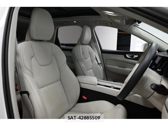 Volvo XC60 2023-05 8284233-11