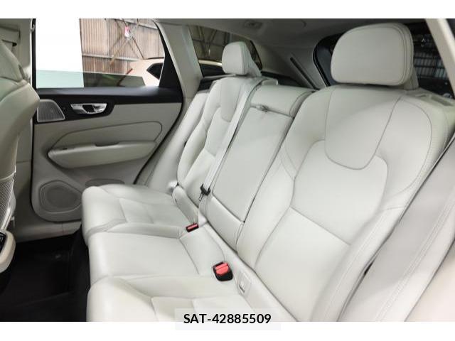 Volvo XC60 2023-05 8284233-14