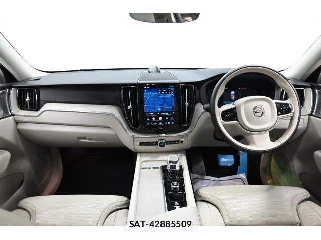 Volvo XC60 2023-05 8284233-2