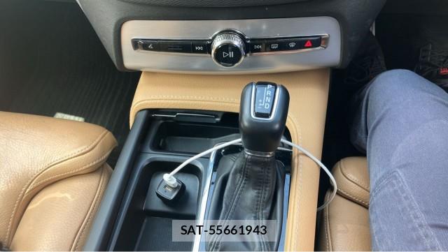 Volvo XC90 2016-06 8282410-14