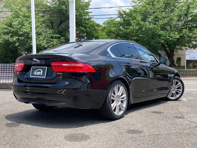 Jaguar XE 2015-08 8277336-1