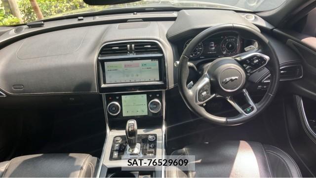 Jaguar XE 2019-09 8282105-2