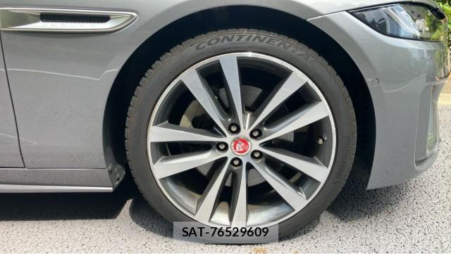 Jaguar XE 2019-09 8282105-8