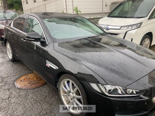 Jaguar XE 2015-08 8284830-1
